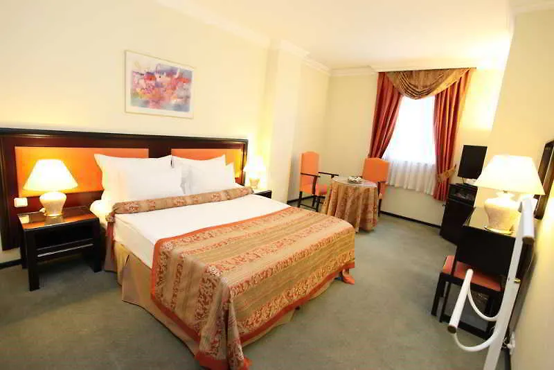 Guenes Hotel Merter Istanbul 4*,  Turcia