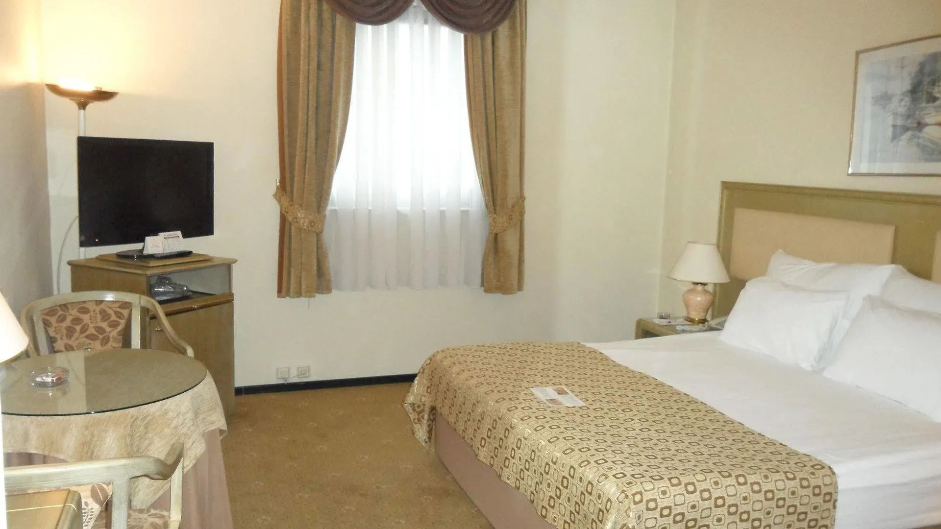 Guenes Hotel Merter Istanbul 4*,