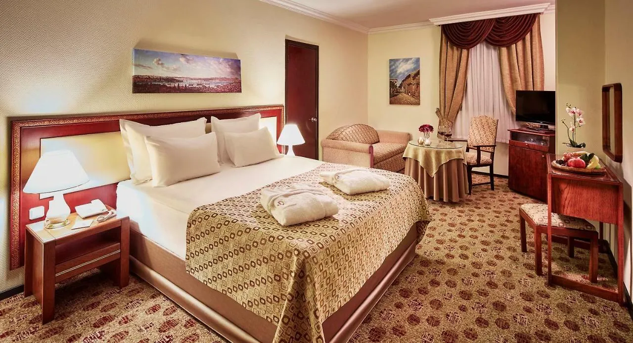 Guenes Hotel Merter Istanbul 4*,